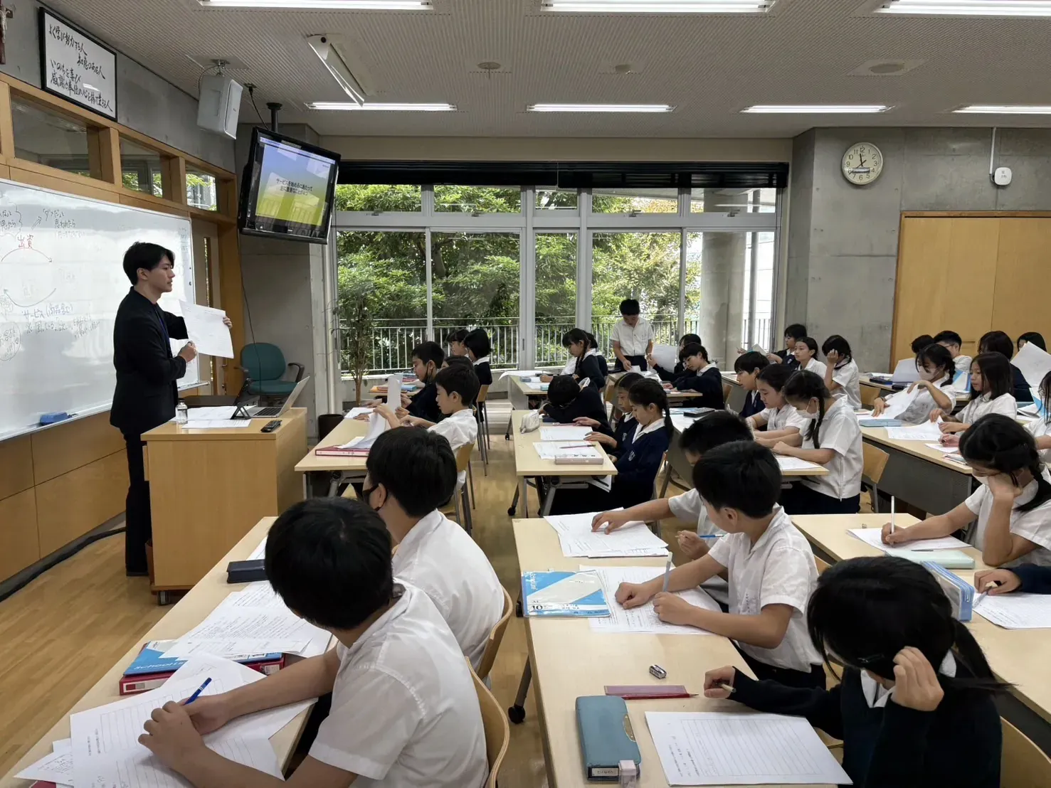 【聖ヨゼフ学園小学校特別講師授業】に登壇しました